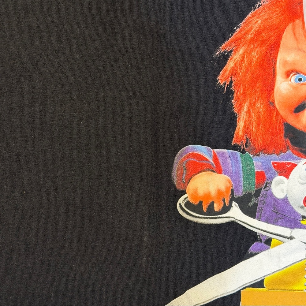 Chucky Childs Play T-Shirt Medium Embroidered Letters Wrap Around Print Horror‎ - Picture 5 of 10